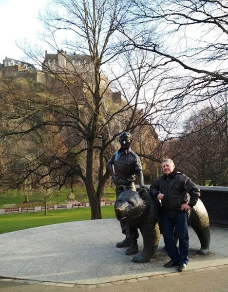 Wojtek, a „katonamedve” emlékműve