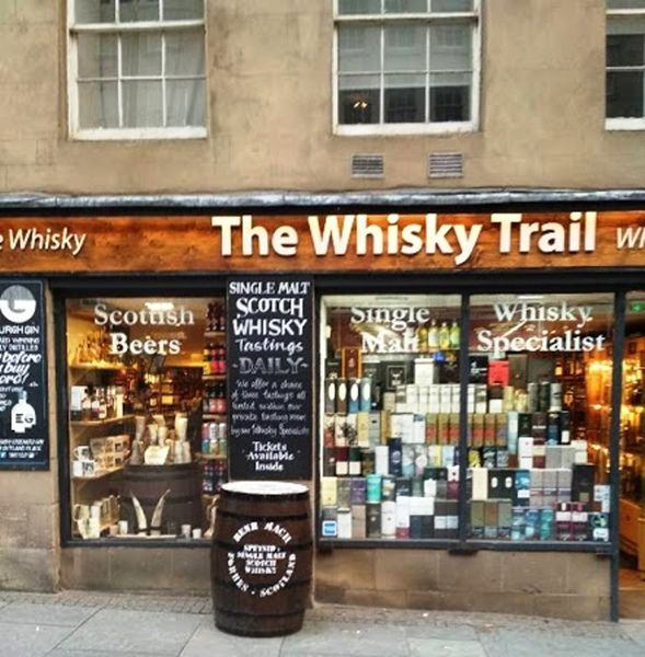 Óváros főutcája a Royal Mile, azaz Királyi Mérföld